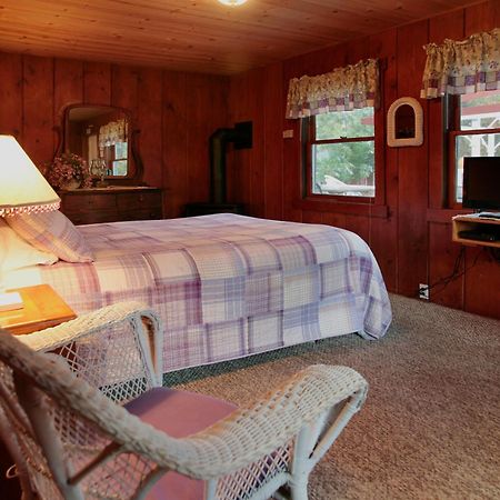 Silver Pines Lodge Айдълуайлд Екстериор снимка