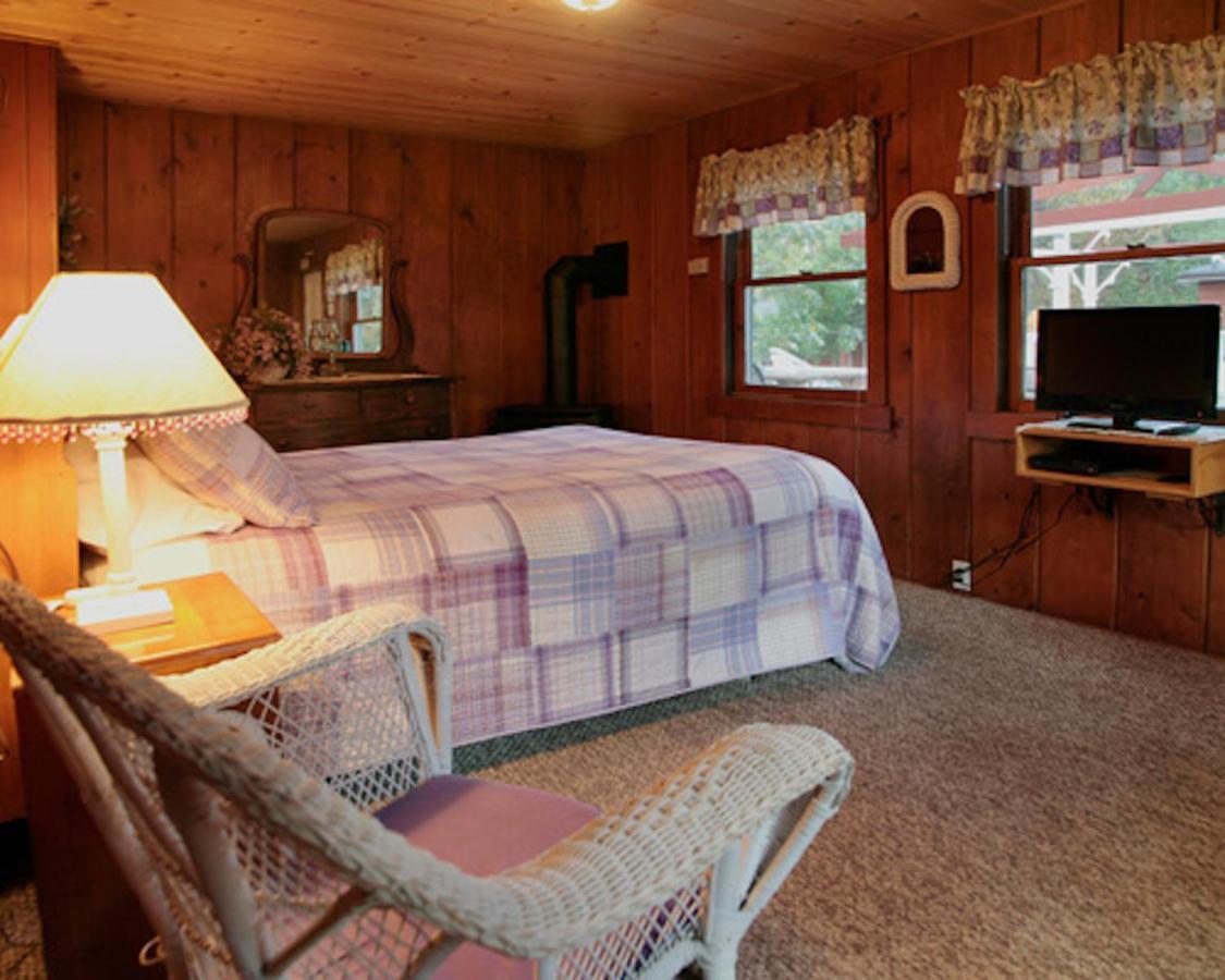 Silver Pines Lodge Айдълуайлд Екстериор снимка