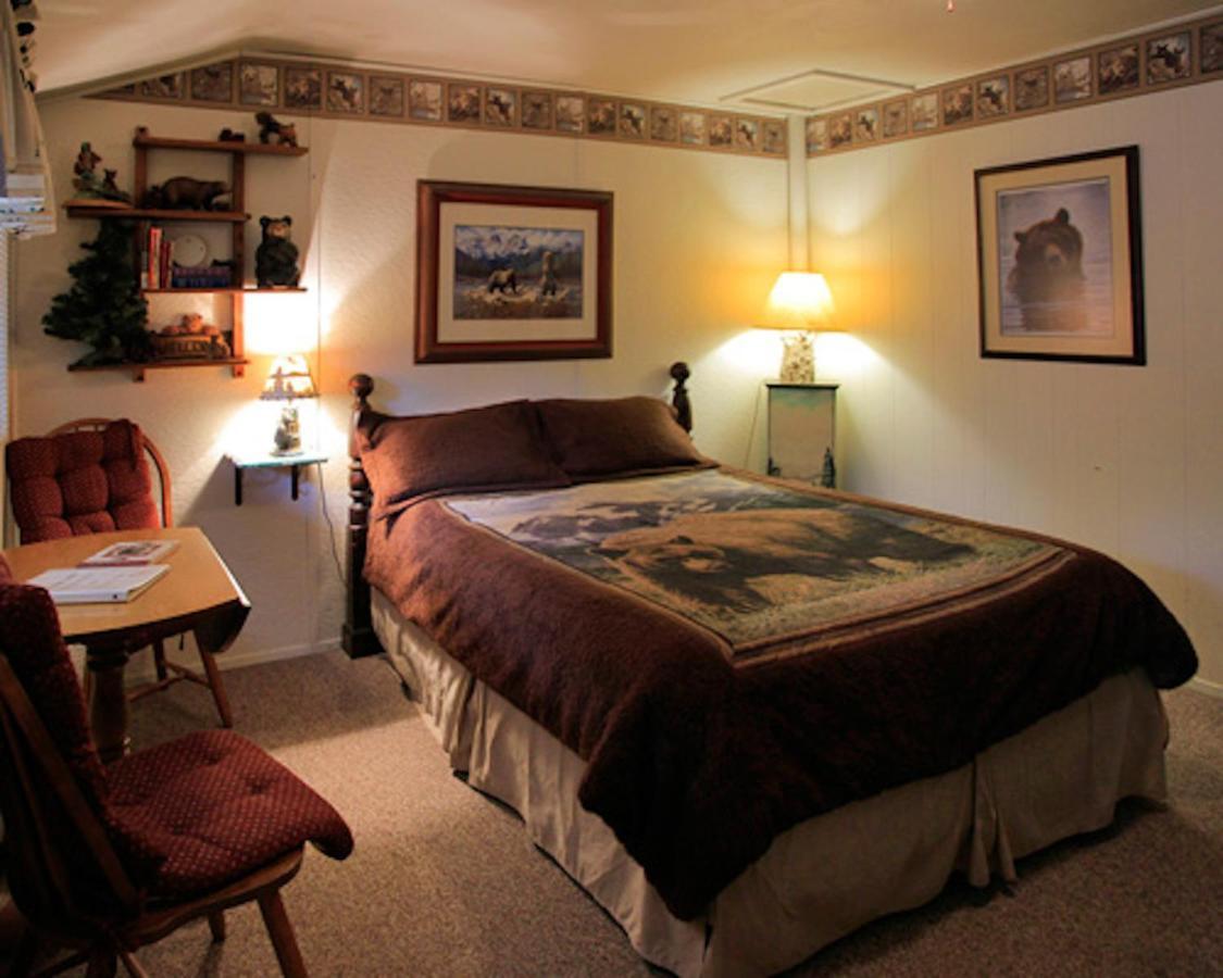 Silver Pines Lodge Айдълуайлд Екстериор снимка