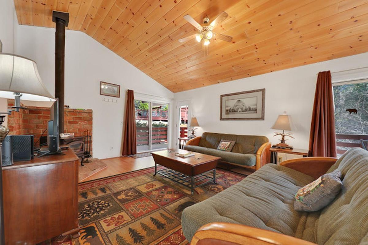 Silver Pines Lodge Айдълуайлд Екстериор снимка