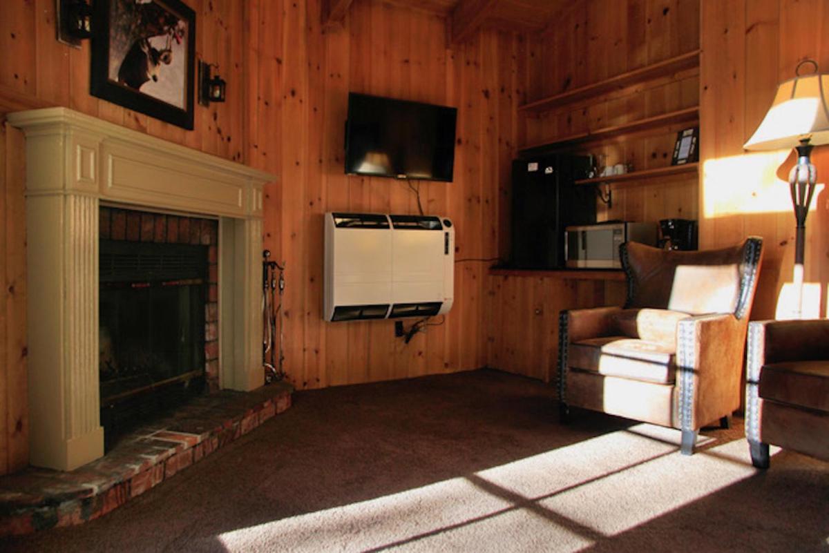 Silver Pines Lodge Айдълуайлд Екстериор снимка
