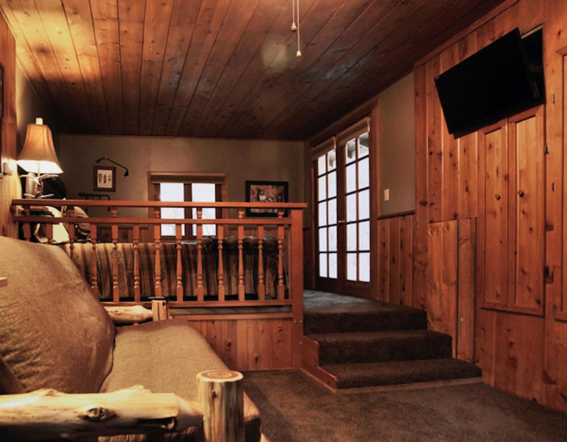 Silver Pines Lodge Айдълуайлд Екстериор снимка