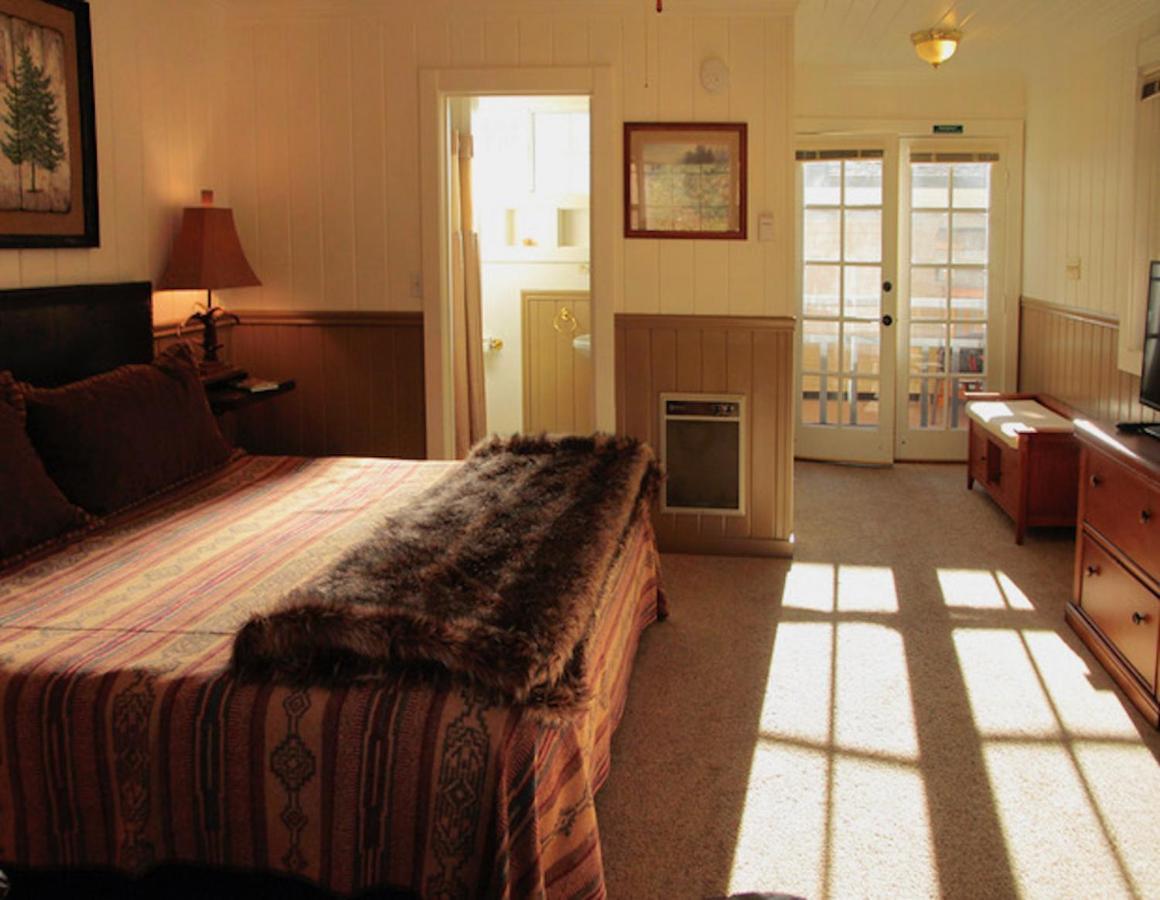 Silver Pines Lodge Айдълуайлд Екстериор снимка