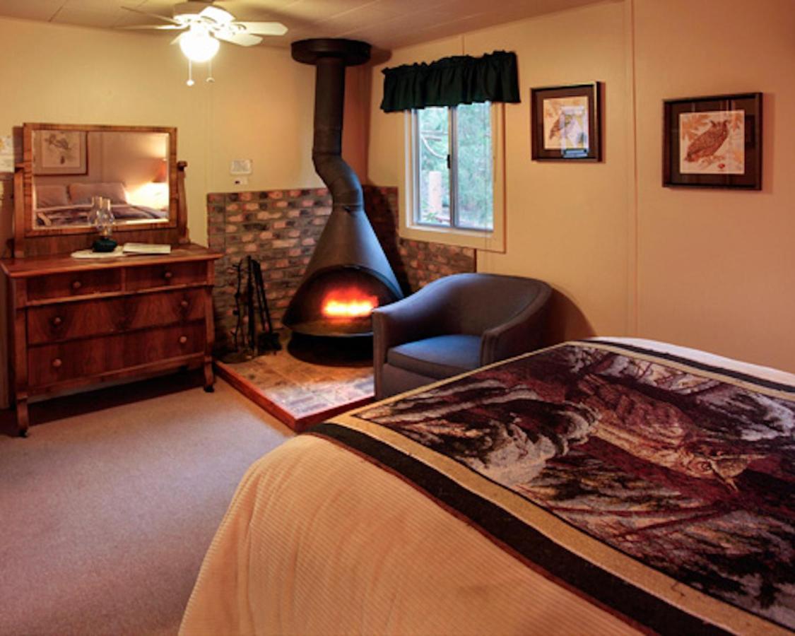 Silver Pines Lodge Айдълуайлд Екстериор снимка