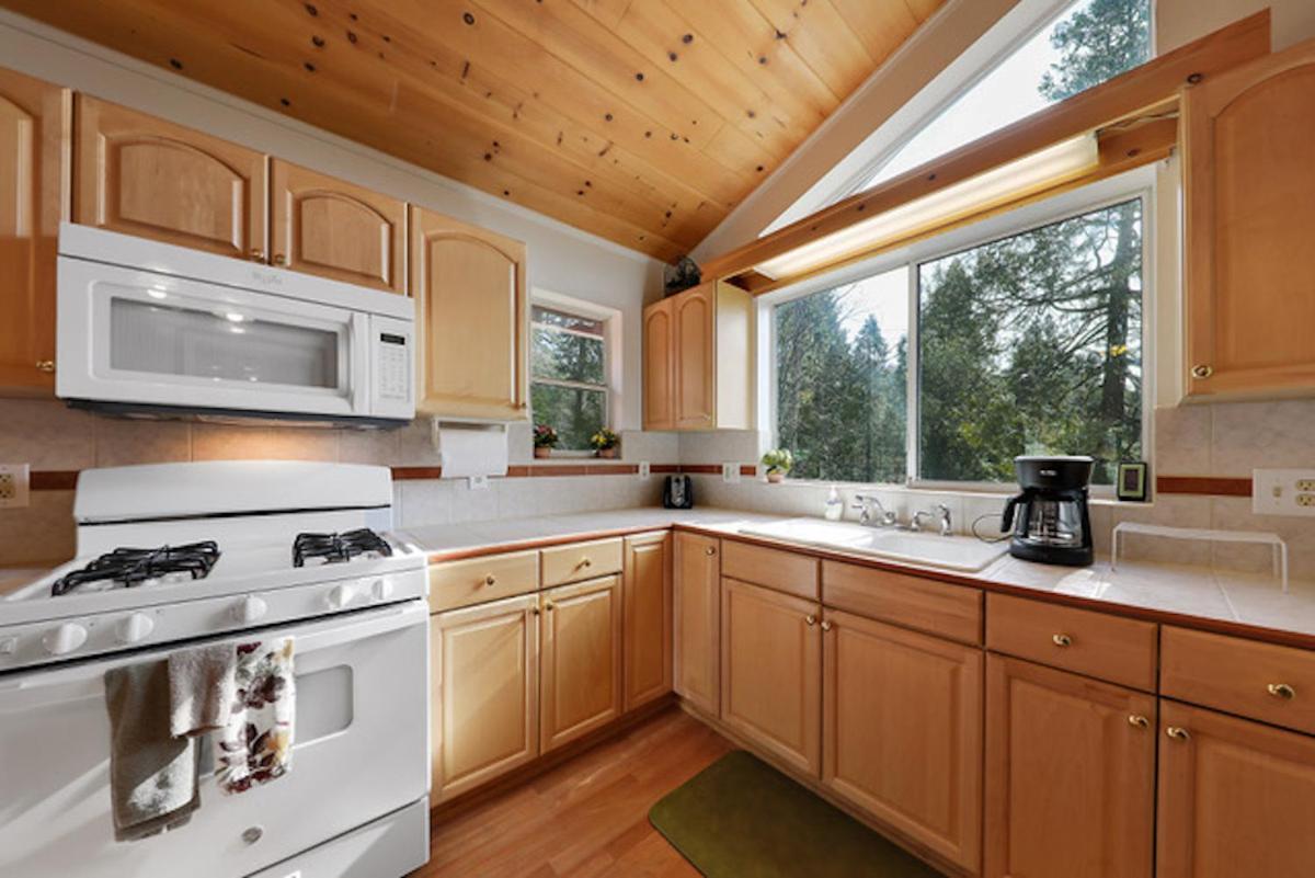 Silver Pines Lodge Айдълуайлд Екстериор снимка