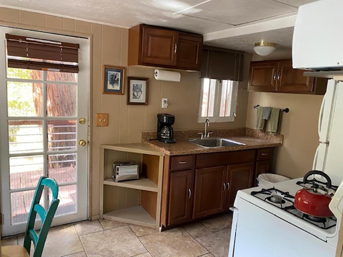 Silver Pines Lodge Айдълуайлд Екстериор снимка