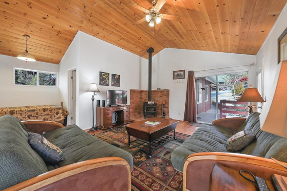 Silver Pines Lodge Айдълуайлд Екстериор снимка