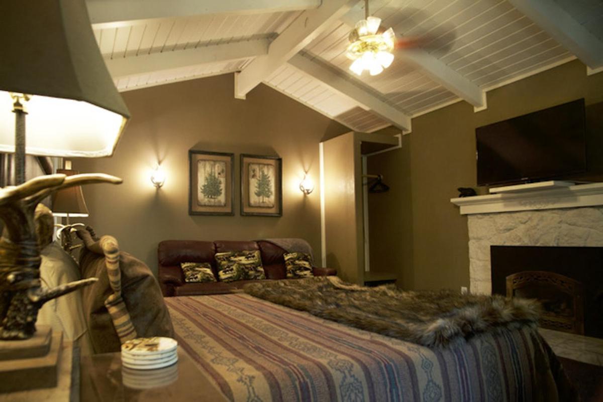 Silver Pines Lodge Айдълуайлд Екстериор снимка