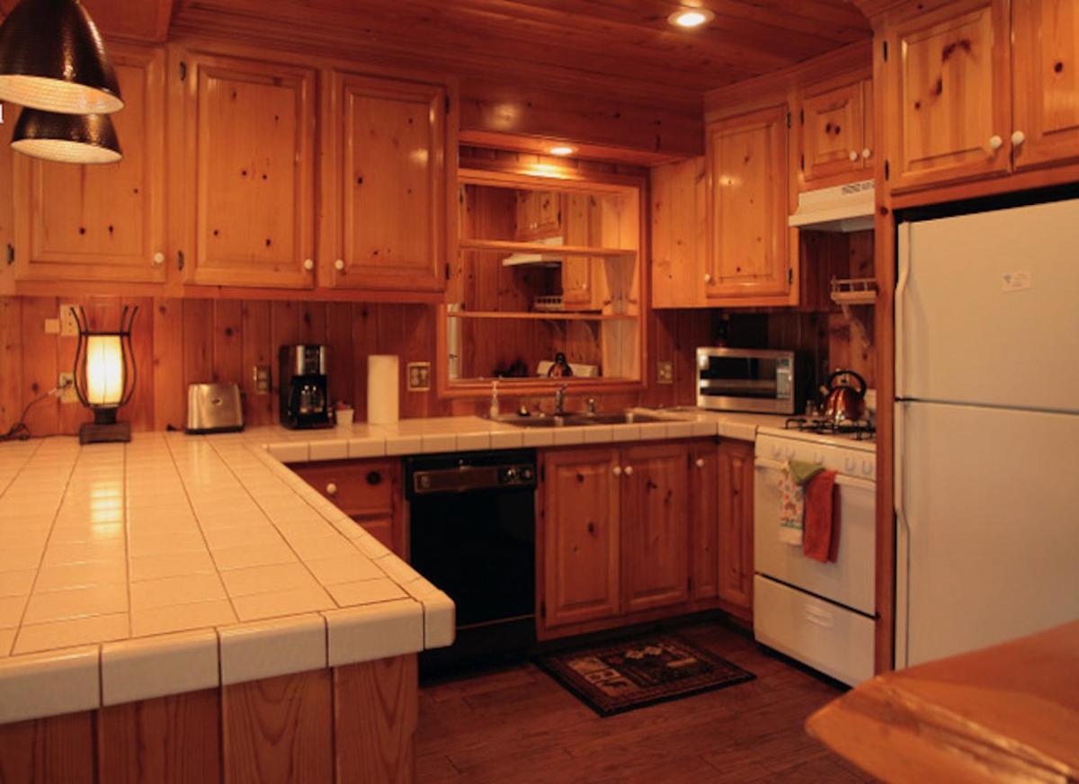 Silver Pines Lodge Айдълуайлд Екстериор снимка
