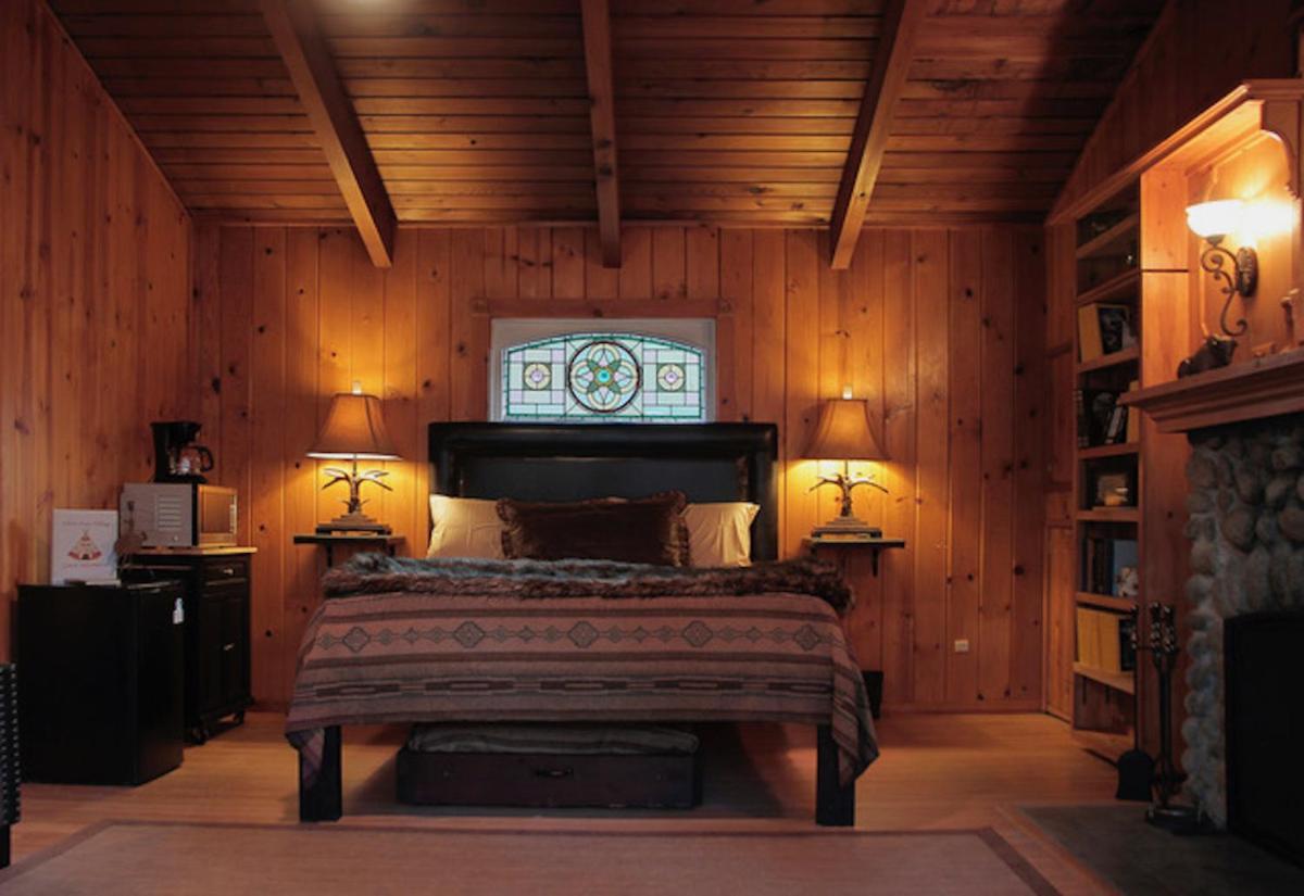 Silver Pines Lodge Айдълуайлд Екстериор снимка