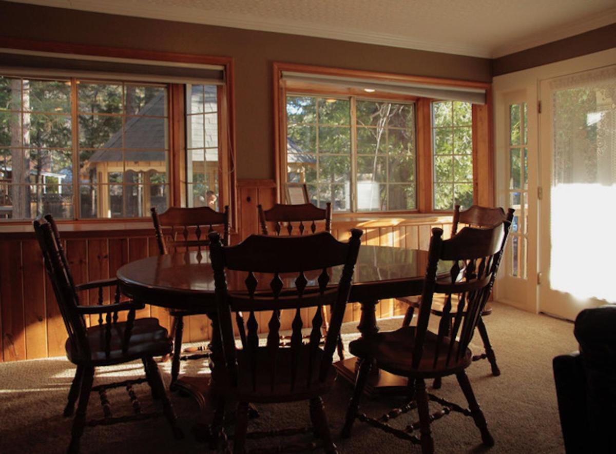 Silver Pines Lodge Айдълуайлд Екстериор снимка