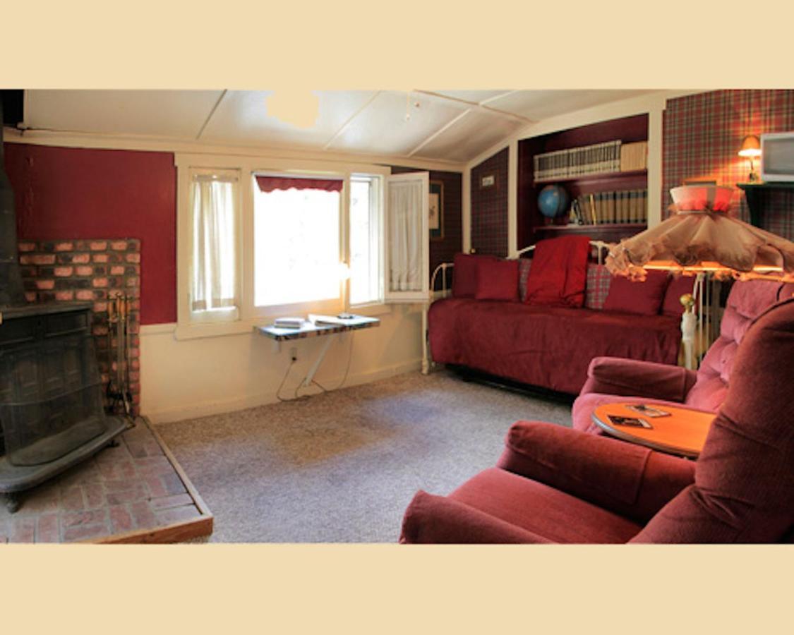 Silver Pines Lodge Айдълуайлд Екстериор снимка