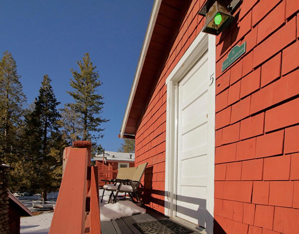 Silver Pines Lodge Айдълуайлд Екстериор снимка