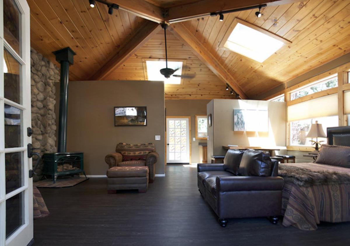 Silver Pines Lodge Айдълуайлд Екстериор снимка
