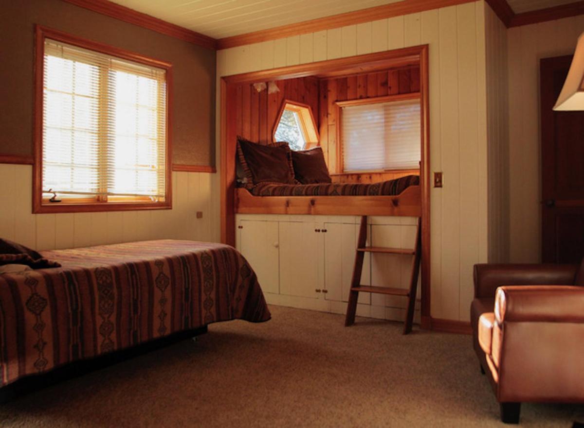 Silver Pines Lodge Айдълуайлд Екстериор снимка