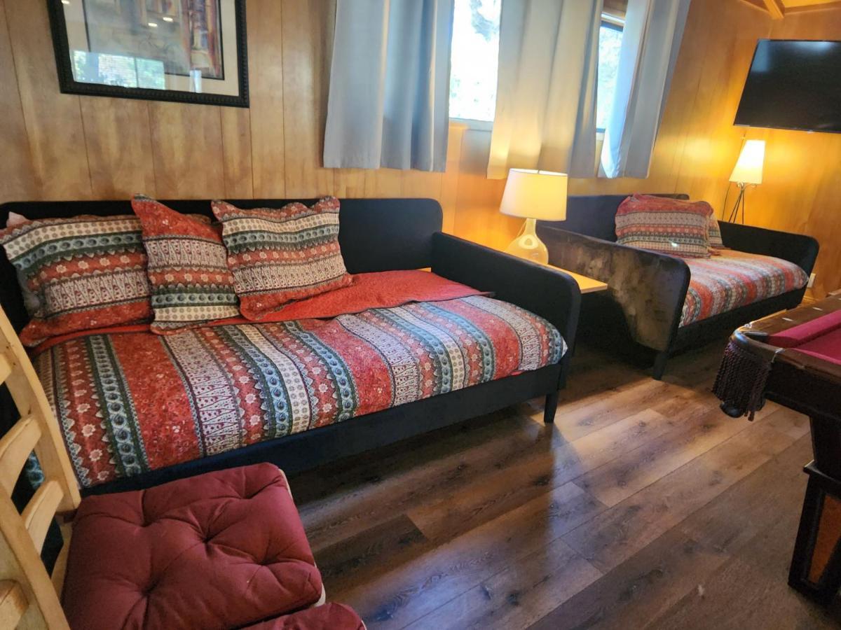 Silver Pines Lodge Айдълуайлд Екстериор снимка
